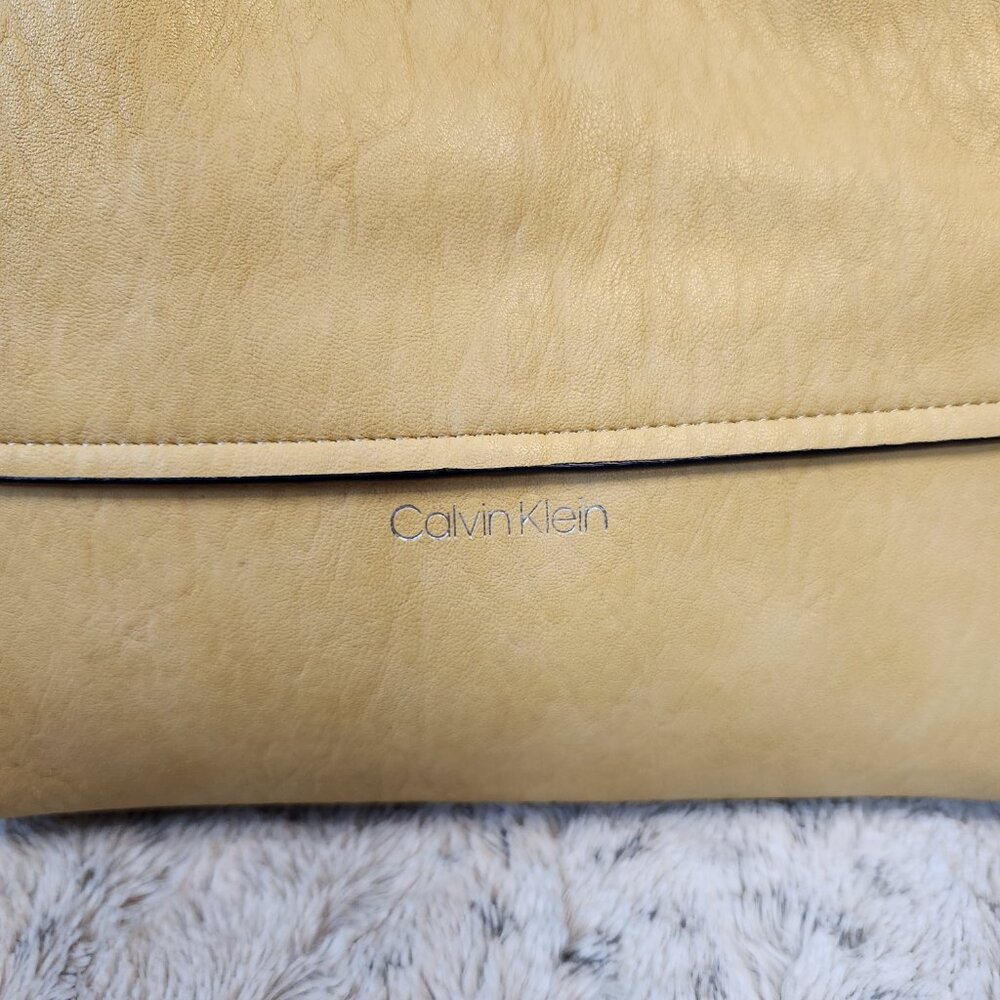 Calvin Klein Sonoma Reversible Tote - Picture 14 of 14